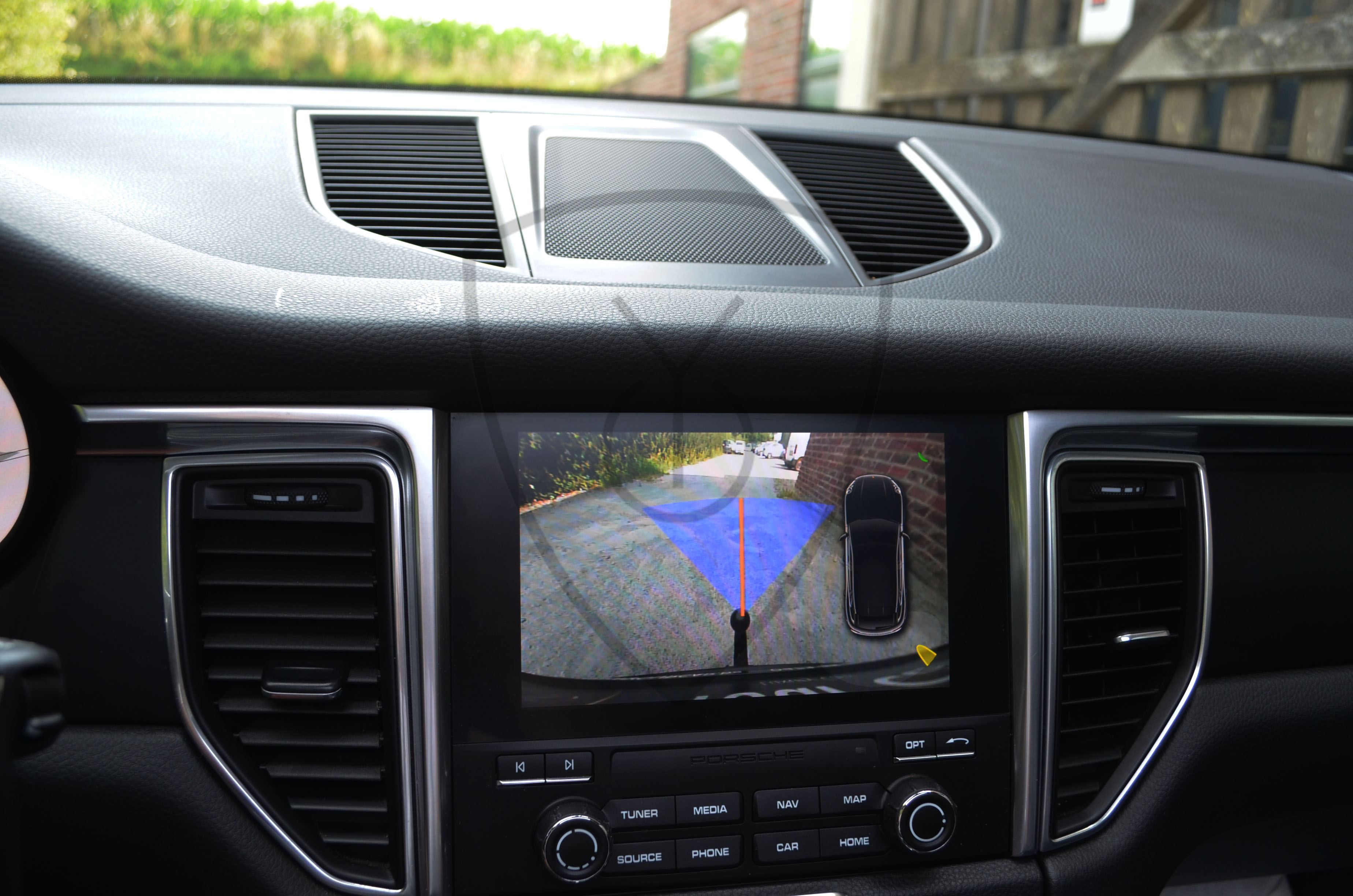 PORSCHE MACAN — image 9